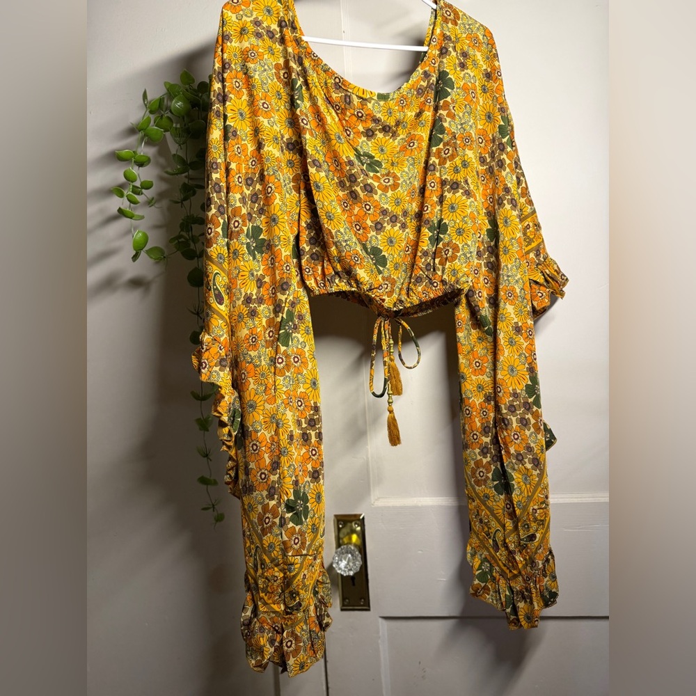 Gardenbelle shop Floral festival shirt - Picture 3 of 6